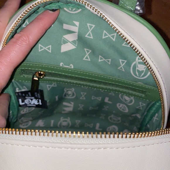 New without tags BoxLunch exclusive Loki helmet mini backpack - Picture 5 of 6